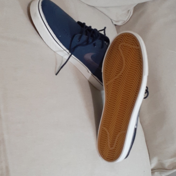 Nike skateboarding shoes - Picture 2 of 4